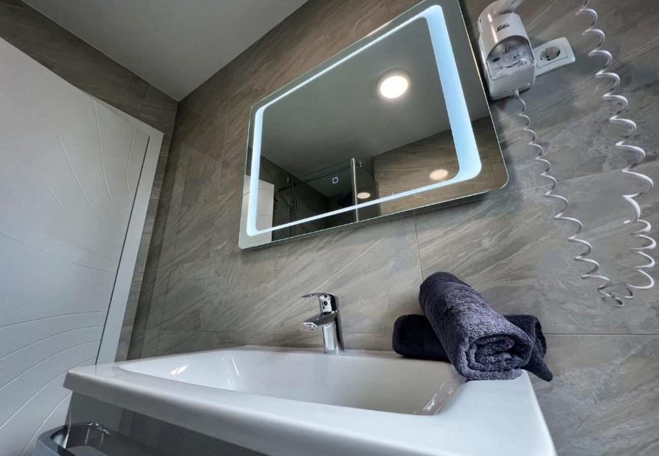 Apartment in Nin - Apartment in Zaton (Zadar) with Terrace, Air condition, WIFI (4141-10)