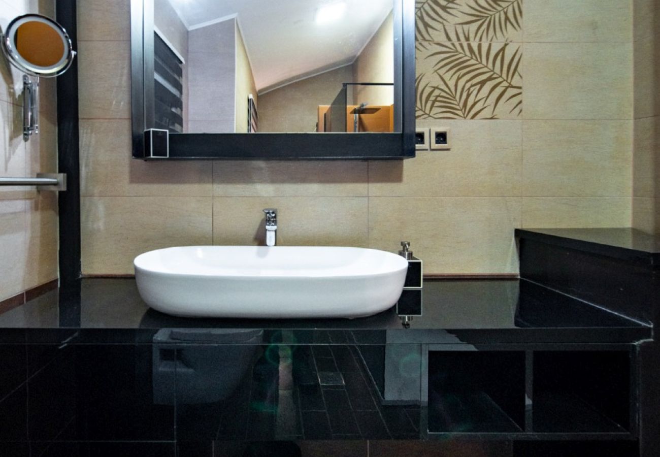 Apartment in Lopar - Holiday apartment in Lopar with terrace, air conditioning, Wi-Fi and sea view (4738-7)