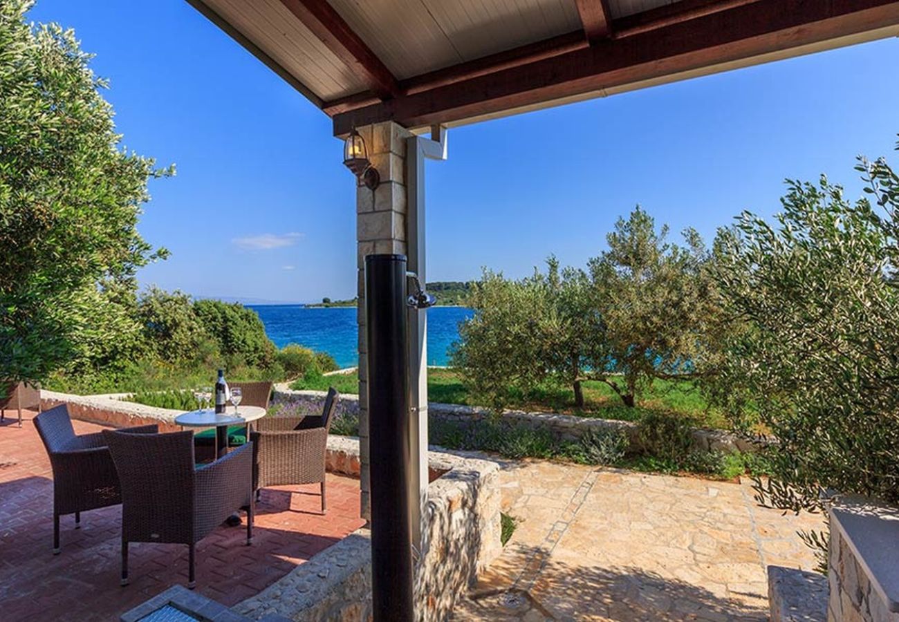 Villa in Okrug Gornji - Ferienhaus 5243 für 8 Pers