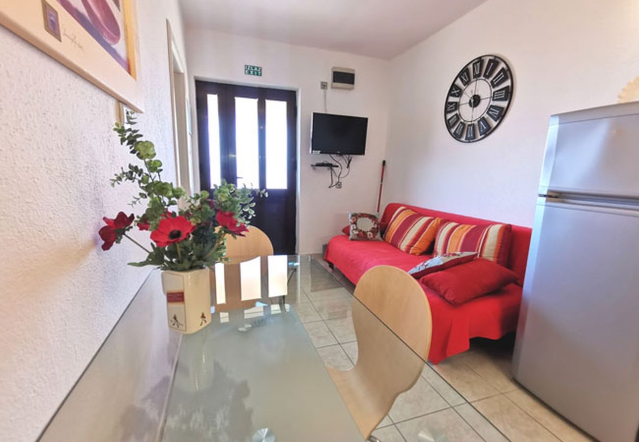 Apartment in Bol - 5244-1 A1 2P in Bol
