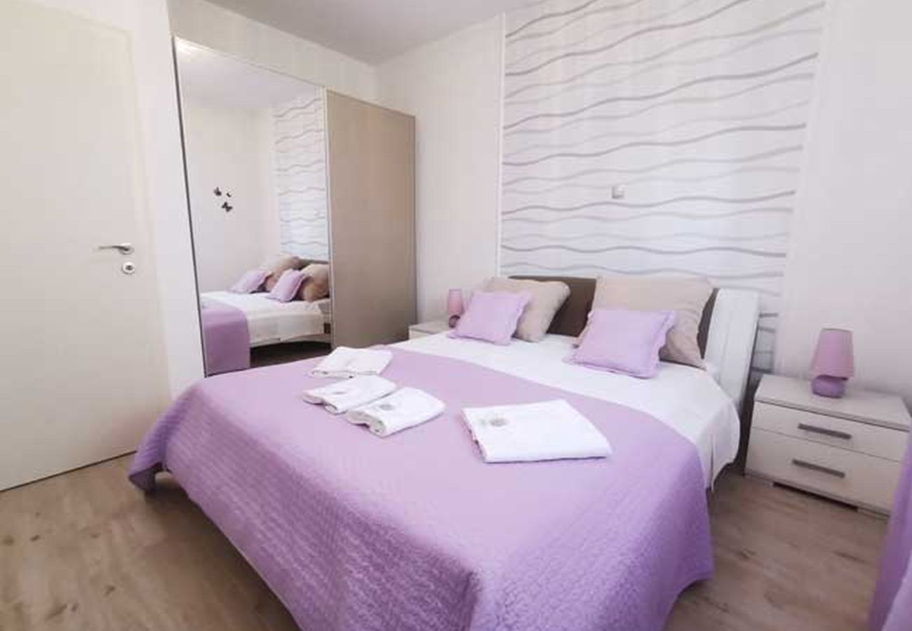 Apartment in Bol - 5244-3 A3 3P in Bol