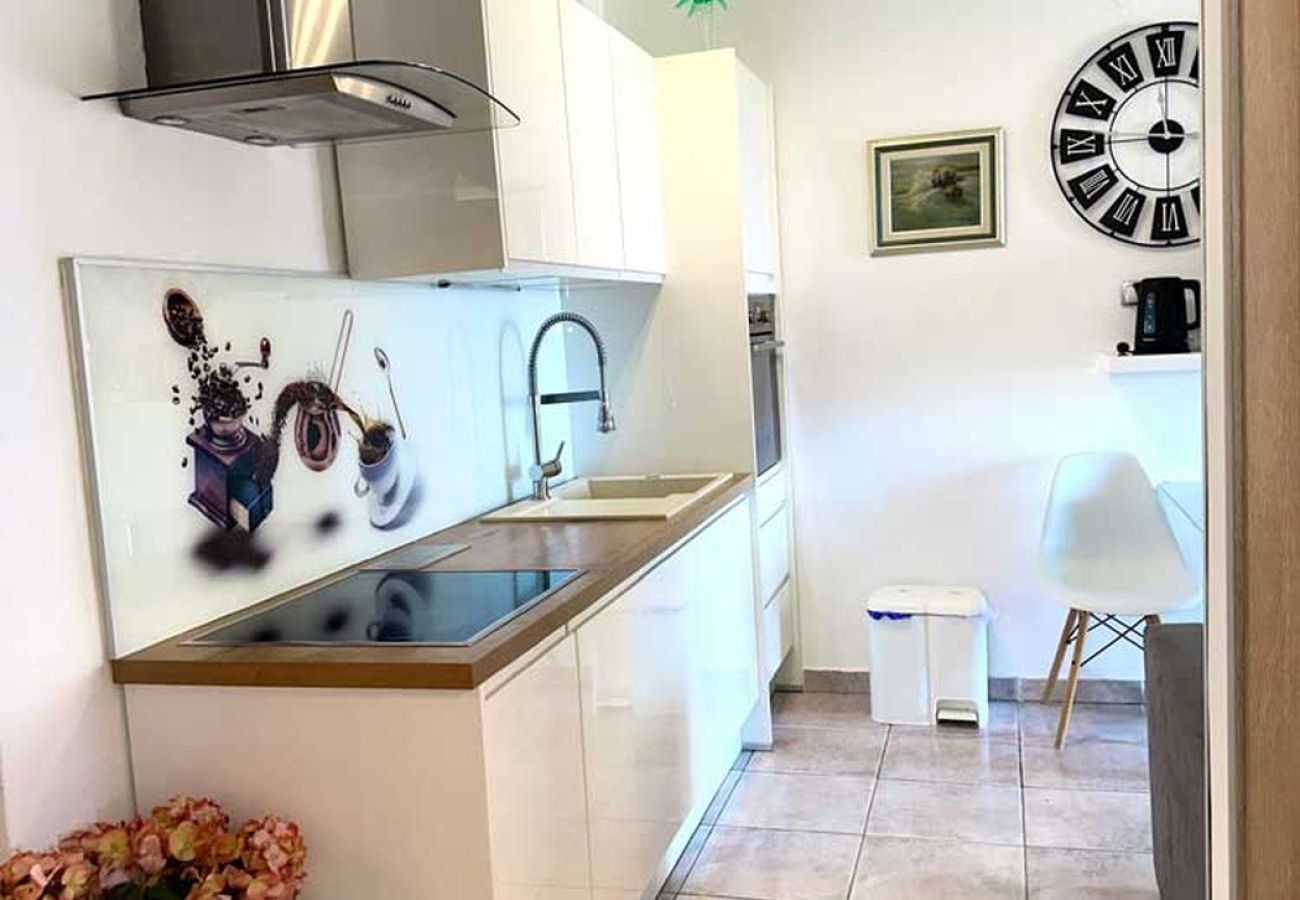 Apartment in Bol - 5244-5 A5 4P in Bol