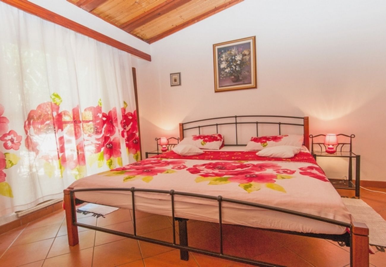 Casa en Veli Lošinj - Casa de vacaciones en Veli Lošinj con Terraza, Acondicionador, WIFI, Lavadora (63-1)