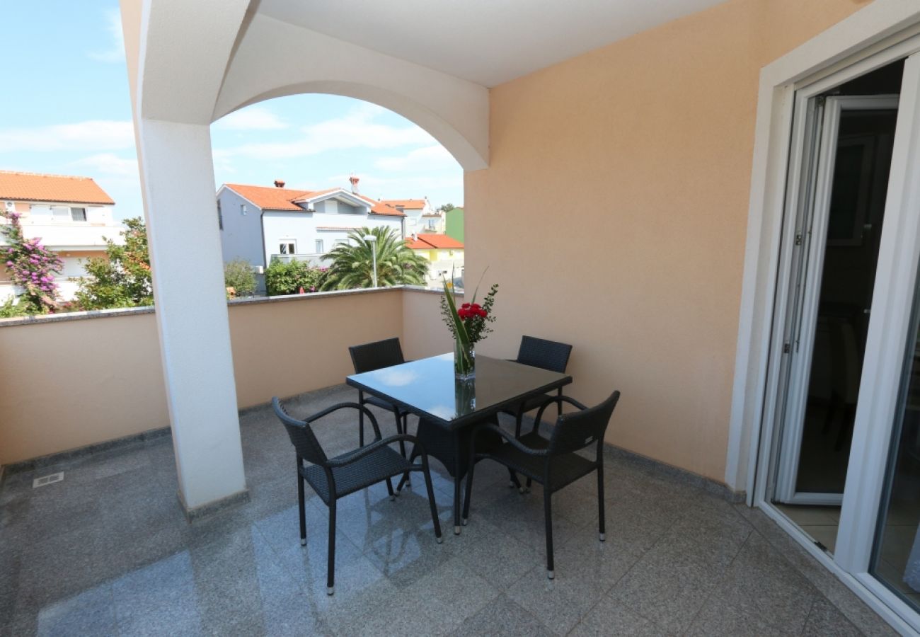 Apartamento en Medulin - Apartamento en Medulin con Terraza, Acondicionador, WIFI, Lavadora (64-3)