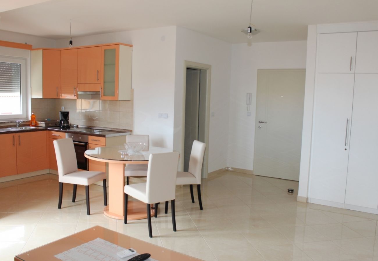 Apartamento en Medulin - Apartamento en Medulin con Terraza, Acondicionador, WIFI, Lavadora (64-4)