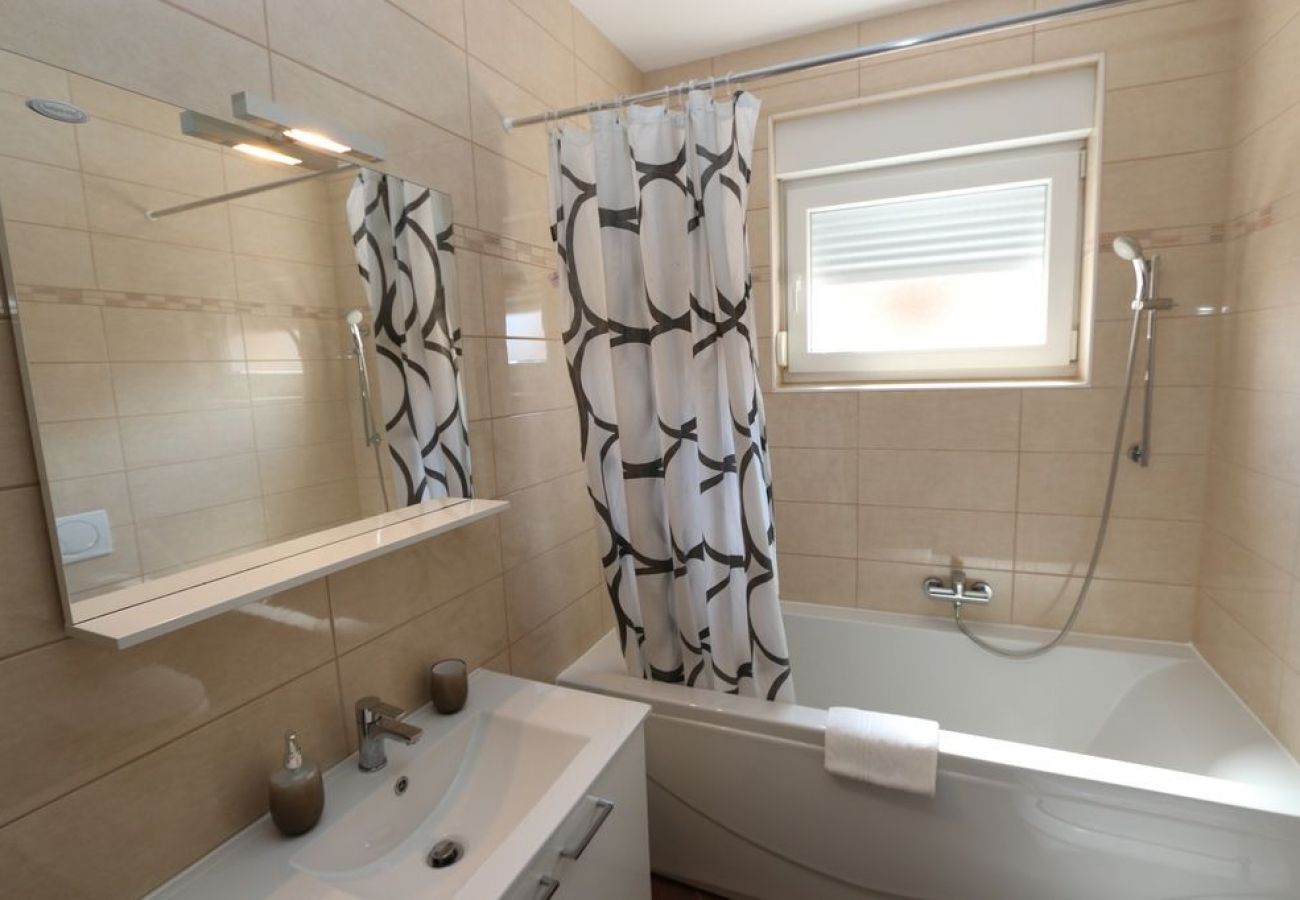 Apartamento en Medulin - Apartamento en Medulin con Terraza, Acondicionador, WIFI, Lavadora (64-4)