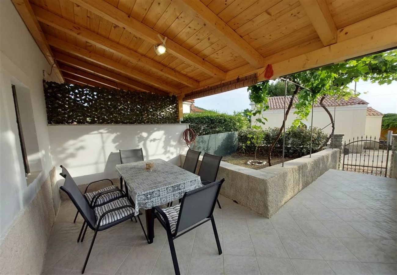 Casa en Miholašcica - Casa de vacaciones en Miholaščica con Terraza, Acondicionador, WIFI (66-1)