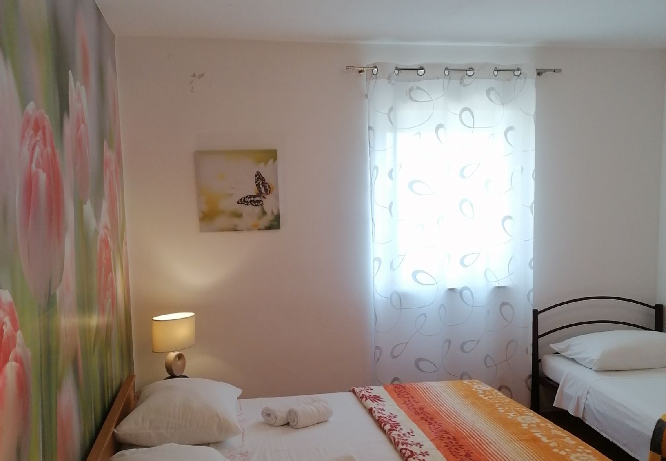 Apartamento en Mali Lošinj - Apartamento en Mali Lošinj con Terraza, Acondicionador, WIFI (72-2)