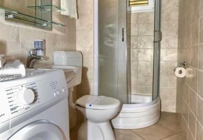 Apartamento en Pisak - Apartamento en Pisak con Terraza, Acondicionador, WIFI, Lavadora (77-1) Apartamento en Pisak - Apartamento en Pisak con Terraza, Acondicionador, WIFI, Lavadora (77-1)