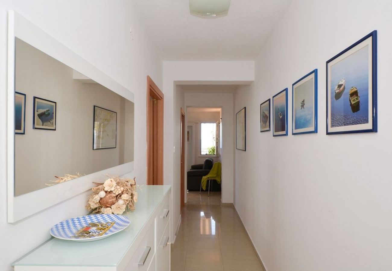 Apartamento en Seget Vranjica - Apartamento en Seget Vranjica con Seaview, Balcón, Acondicionador, WIFI (91-3)