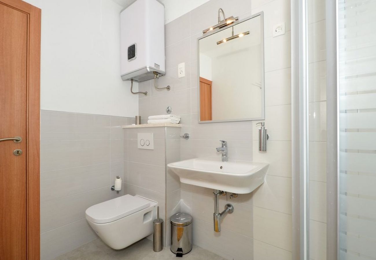 Apartamento en Seget Vranjica - Apartamento en Seget Vranjica con Seaview, Balcón, Acondicionador, WIFI (91-3)