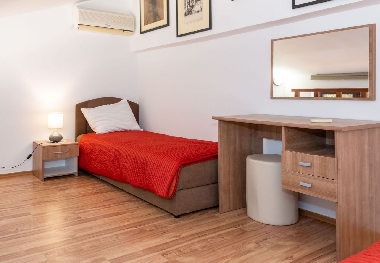 Apartamento en Rovinj - Apartamento en Rovinj con Terraza, Acondicionador, WIFI, Lavadora (96-6)