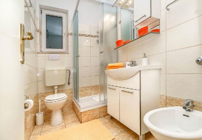 Apartamento en Pisak - Apartamento en Pisak con Seaview, Terraza, Acondicionador, WIFI (102-4) Apartamento en Pisak - Apartamento en Pisak con Seaview, Terraza, Acondicionador, WIFI (102-4)