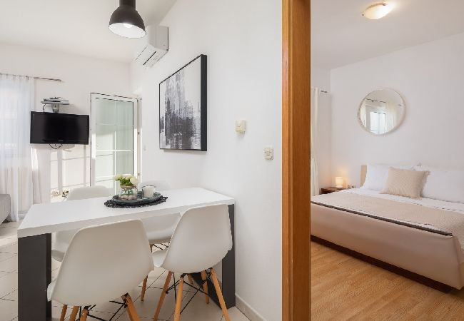 Apartamento en Vodice - Apartamento en Vodice con Seaview, Terraza, Acondicionador, WIFI (94-1) Apartamento en Vodice - Apartamento en Vodice con Seaview, Terraza, Acondicionador, WIFI (94-1)