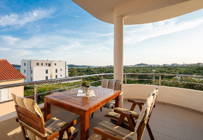 Apartamento en Vodice - Apartamento en Vodice con Seaview, Terraza, Acondicionador, WIFI (94-4) Apartamento en Vodice - Apartamento en Vodice con Seaview, Terraza, Acondicionador, WIFI (94-4)