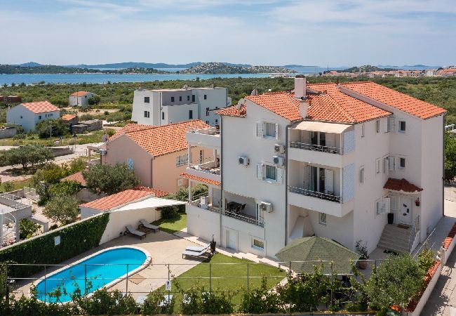Apartamento en Vodice - Apartamento en Vodice con Seaview, Terraza, Acondicionador, WIFI (94-4) Apartamento en Vodice - Apartamento en Vodice con Seaview, Terraza, Acondicionador, WIFI (94-4)