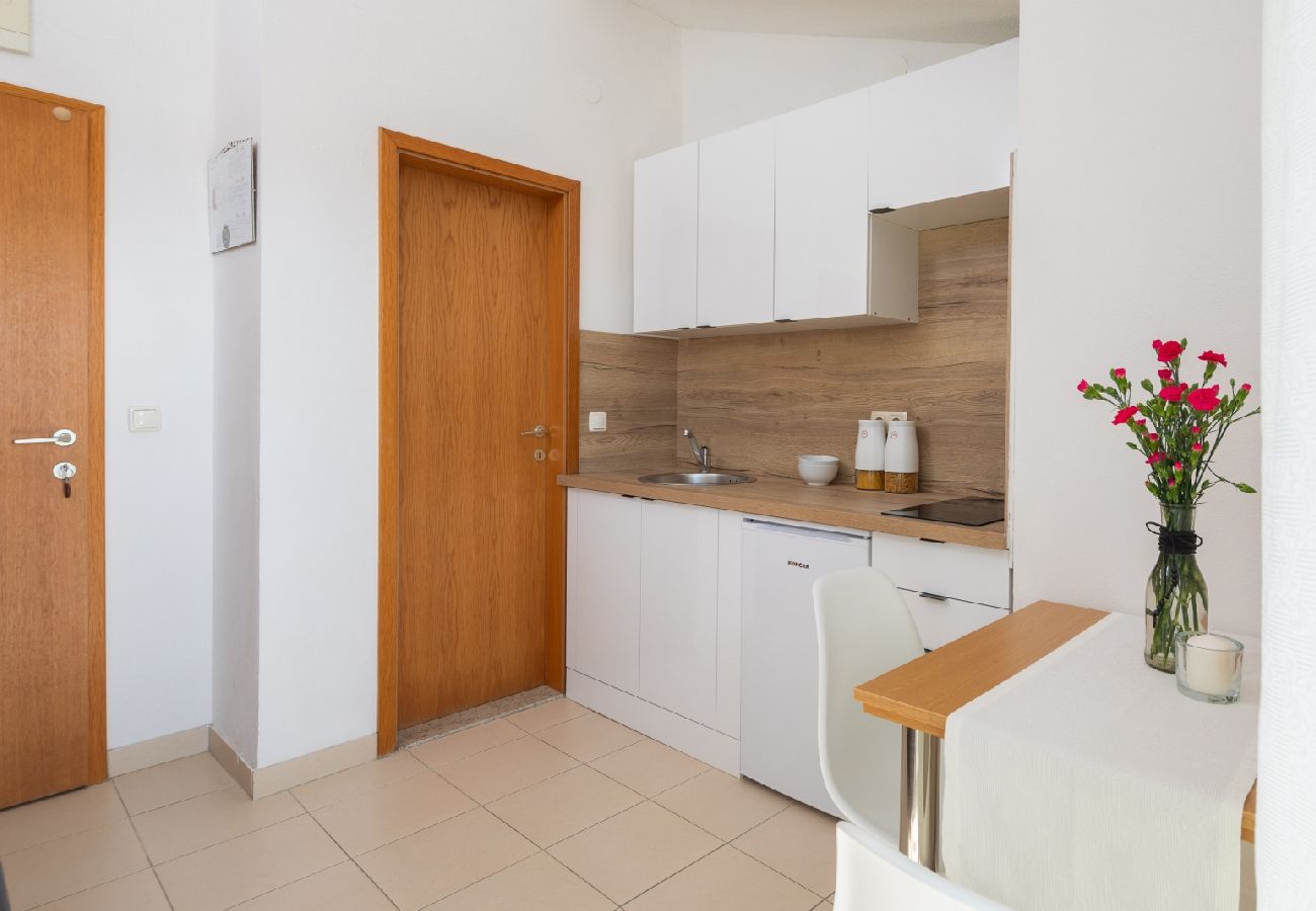 Apartamento en Vodice - Apartamento en Vodice con Seaview, Terraza, Acondicionador, WIFI (94-7)