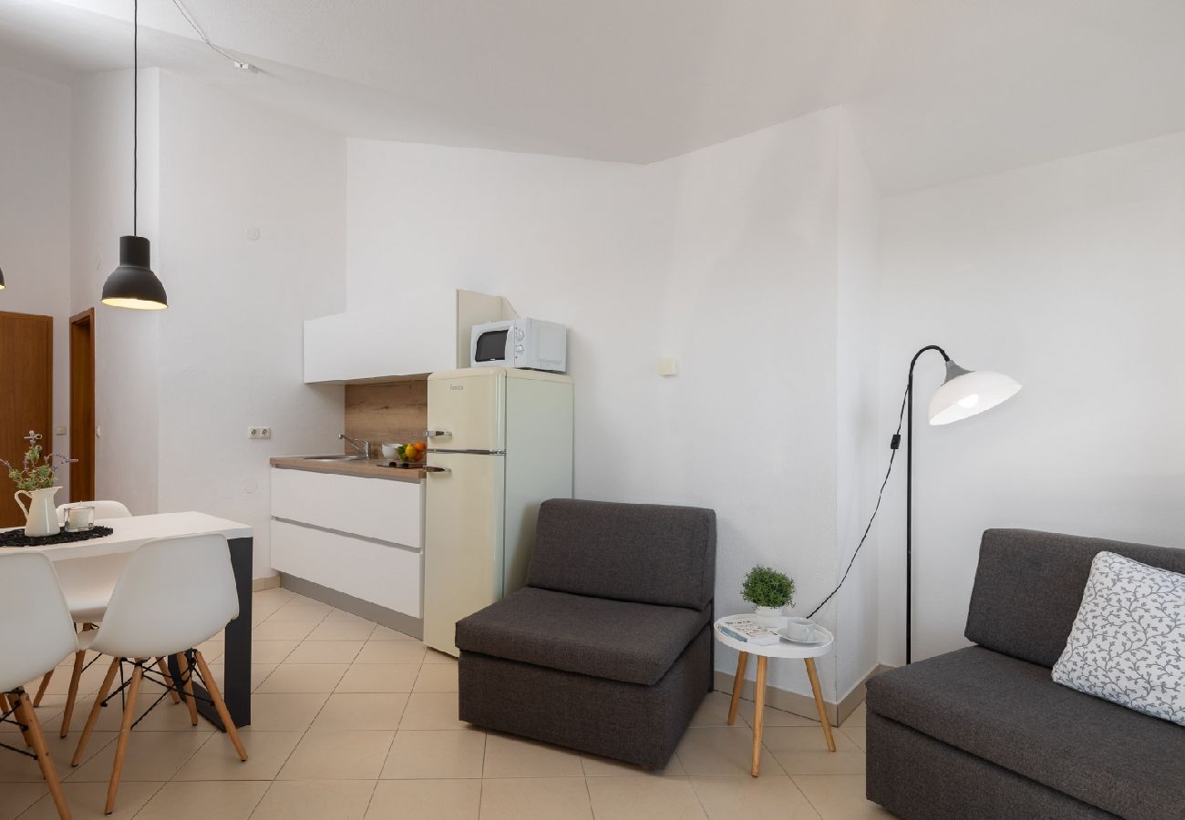 Apartamento en Vodice - Apartamento en Vodice con Seaview, Terraza, Acondicionador, WIFI (94-8)