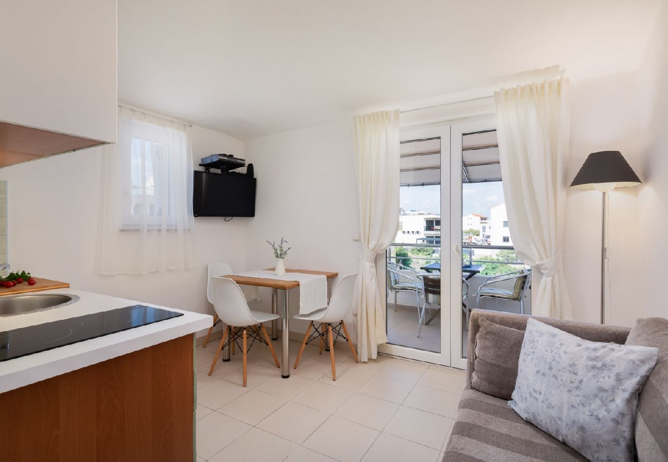 Apartamento en Vodice - Apartamento en Vodice con Seaview, Balcón, Acondicionador, WIFI (94-10)