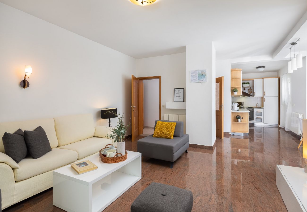 Apartamento en Vodice - Apartamento en Vodice con Seaview, Terraza, Acondicionador, WIFI (94-11)