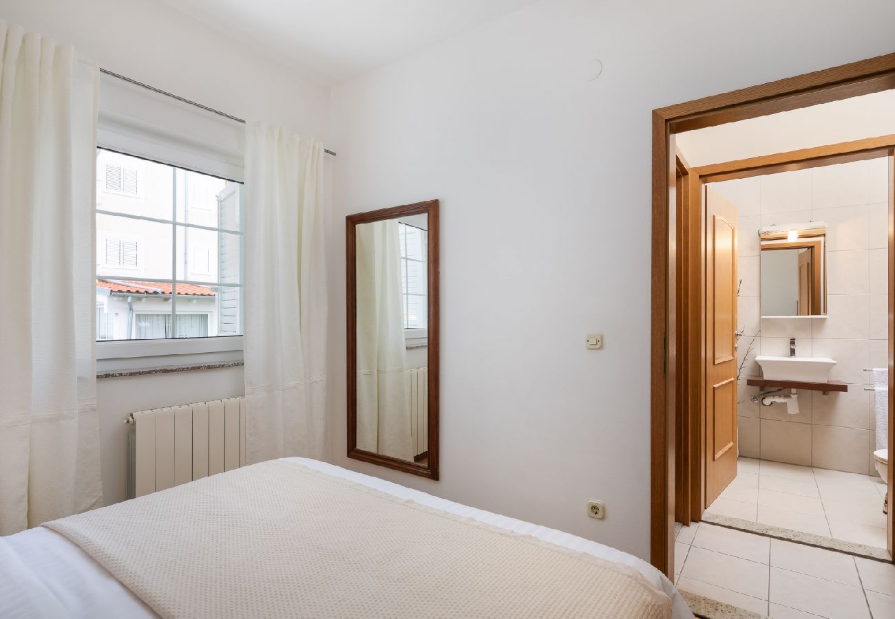 Apartamento en Vodice - Apartamento en Vodice con Seaview, Terraza, Acondicionador, WIFI (94-11)