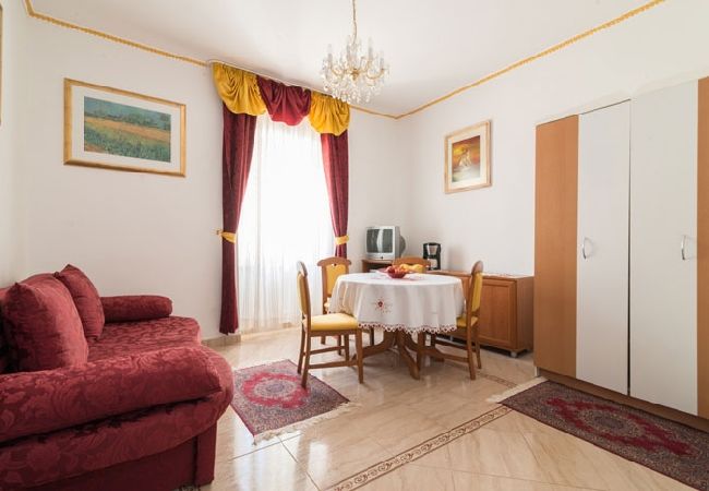 Apartamento en Savudrija - Apartamento en Savudrija con Seaview, Terraza, Acondicionador, WIFI (123-5) Apartamento en Savudrija - Apartamento en Savudrija con Seaview, Terraza, Acondicionador, WIFI (123-5)