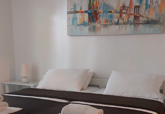 Apartamento en Duce - Apartamento en Duće con Loggia, Acondicionador, WIFI, Lavavajillas (122-5) Apartamento en Duce - Apartamento en Duće con Loggia, Acondicionador, WIFI, Lavavajillas (122-5)