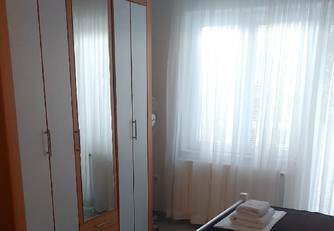 Apartamento en Duce - Apartamento en Duće con Loggia, Acondicionador, WIFI, Lavavajillas (122-5) Apartamento en Duce - Apartamento en Duće con Loggia, Acondicionador, WIFI, Lavavajillas (122-5)