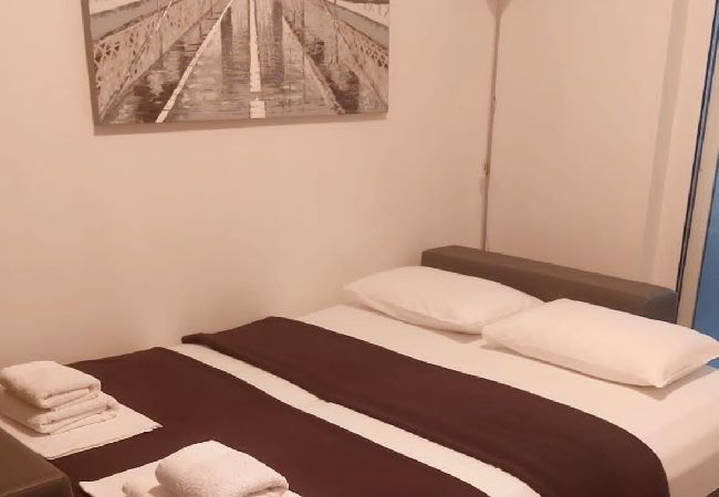 Apartamento en Duce - Apartamento en Duće con Loggia, Acondicionador, WIFI, Lavavajillas (122-5) Apartamento en Duce - Apartamento en Duće con Loggia, Acondicionador, WIFI, Lavavajillas (122-5)