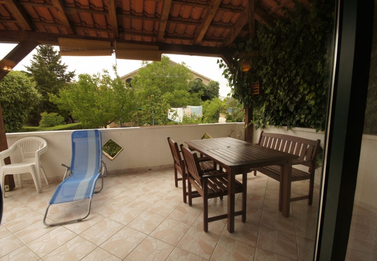 Apartamento en Murter - Apartamento en Murter con Terraza, Acondicionador, WIFI, Lavadora (125-3)