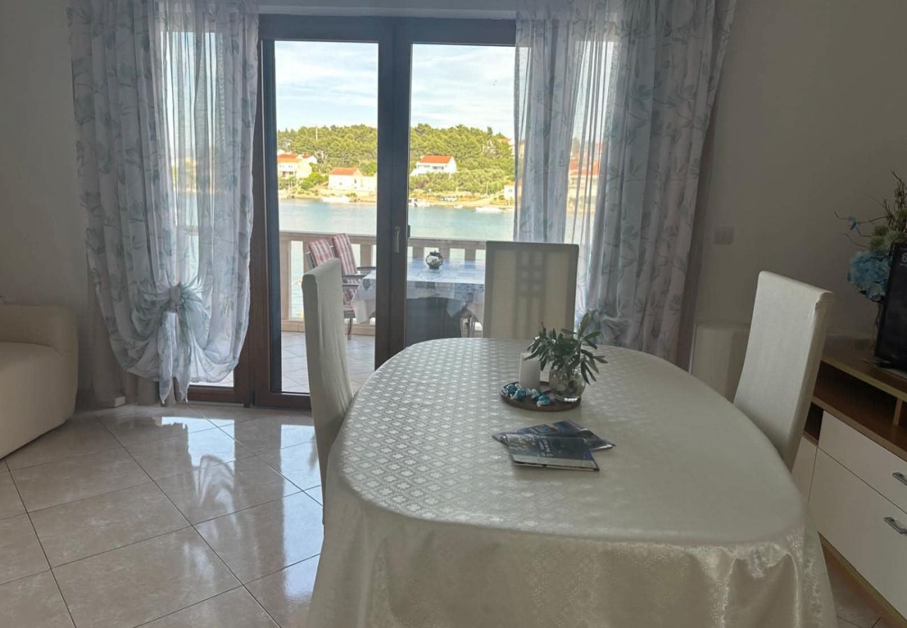 Apartamento en Lumbarda - Apartamento en Lumbarda con Seaview, Terraza, Acondicionador, WIFI (128-1)