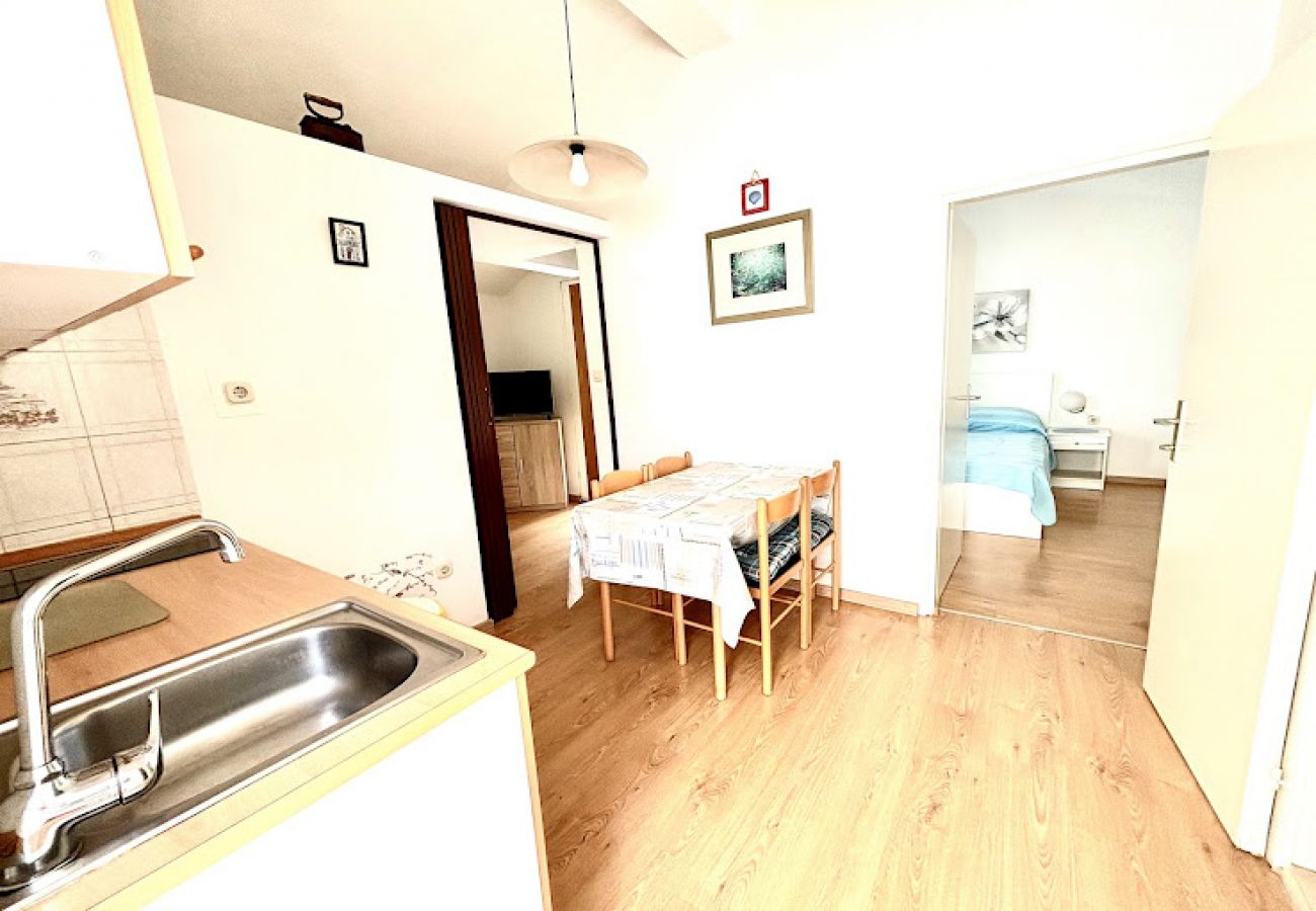 Apartamento en Sukošan - Apartamento en Sukošan con Terraza, Acondicionador, WIFI (131-1)