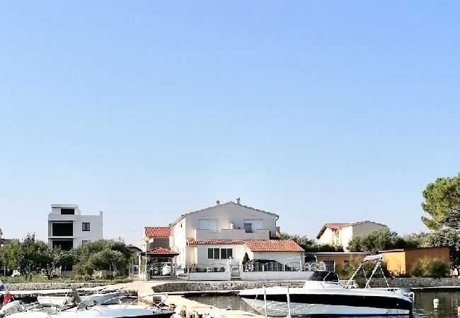 Estudio en Sukošan - Apartamento Estudio en Sukošan con Seaview, Terraza, Acondicionador, WIFI (5232-2) Estudio en Sukošan - Apartamento Estudio en Sukošan con Seaview, Terraza, Acondicionador, WIFI (5232-2)