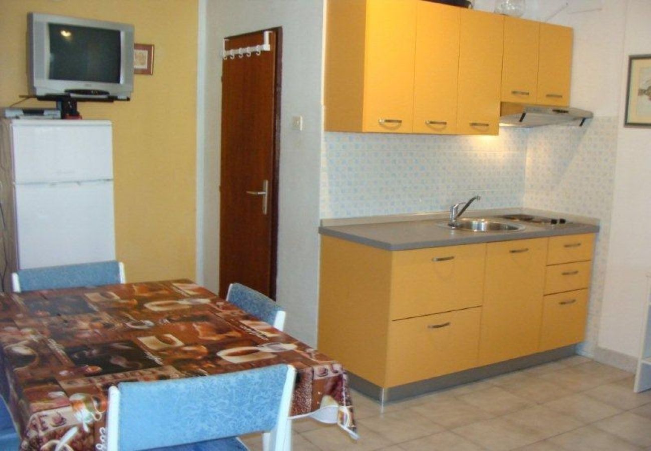 Apartamento en Sukošan - Apartamento en Sukošan con Terraza, Acondicionador, WIFI (131-3)