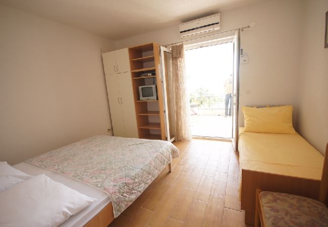 Apartamento en Brela - Apartamento en Brela con Seaview, Terraza, Acondicionador, WIFI (75-2) Apartamento en Brela - Apartamento en Brela con Seaview, Terraza, Acondicionador, WIFI (75-2)