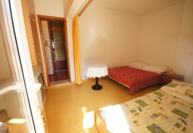 Apartamento en Brela - Apartamento en Brela con Seaview, Terraza, Acondicionador, WIFI (75-3) Apartamento en Brela - Apartamento en Brela con Seaview, Terraza, Acondicionador, WIFI (75-3)