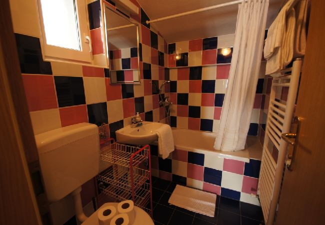 Apartamento en Brela - Apartamento en Brela con Seaview, Terraza, Acondicionador, WIFI (75-8) Apartamento en Brela - Apartamento en Brela con Seaview, Terraza, Acondicionador, WIFI (75-8)