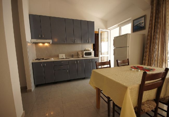 Apartamento en Brela - Apartamento en Brela con Seaview, Terraza, Acondicionador, WIFI (75-8) Apartamento en Brela - Apartamento en Brela con Seaview, Terraza, Acondicionador, WIFI (75-8)