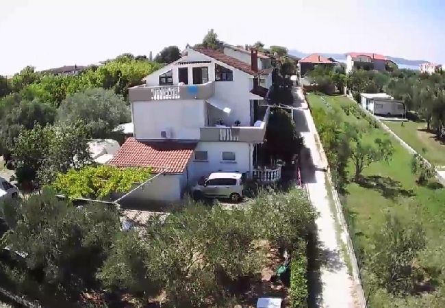 Apartamento en Sukošan - Apartamento en Sukošan con Seaview, Terraza, Acondicionador, Lavadora (151-2) Apartamento en Sukošan - Apartamento en Sukošan con Seaview, Terraza, Acondicionador, Lavadora (151-2)