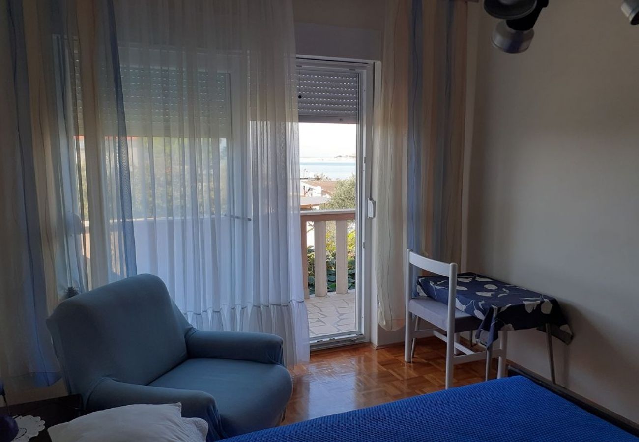 Apartamento en Sukošan - Apartamento en Sukošan con Seaview, Terraza, Acondicionador, Lavadora (151-2)