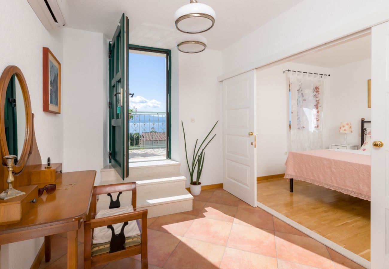 Casa en Bol - Casa de vacaciones en Bol con Seaview, Terraza, Acondicionador, WIFI (154-1)