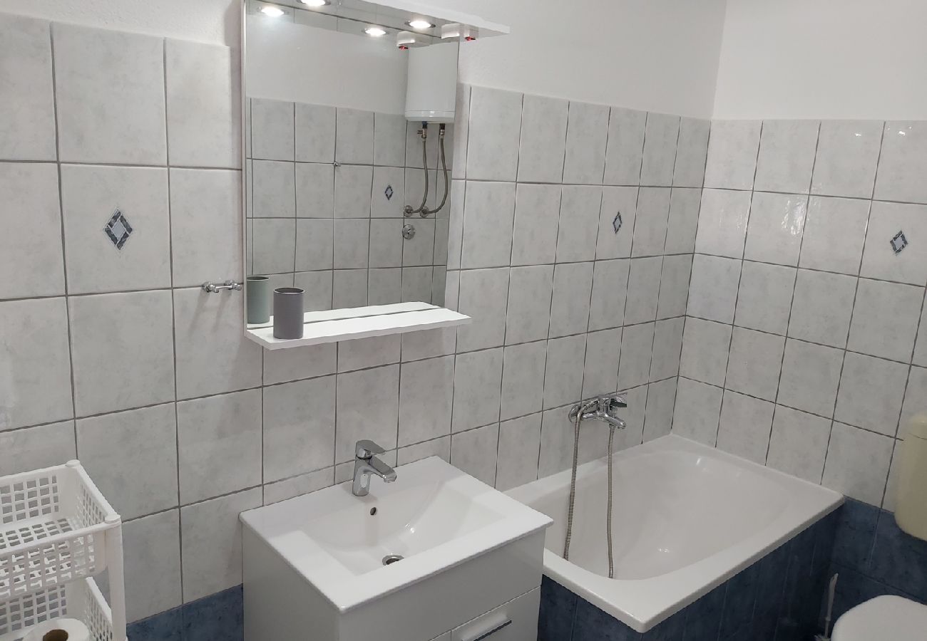 Apartamento en Omiš - Apartamento en Omiš con Seaview, Terraza, WIFI (161-2)