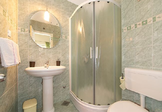 Estudio en Tucepi - Apartamento Estudio en Tučepi con Acondicionador, WIFI, Lavadora (202-2) Estudio en Tucepi - Apartamento Estudio en Tučepi con Acondicionador, WIFI, Lavadora (202-2)