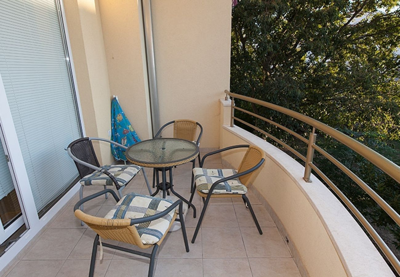 Apartamento en Tucepi - Apartamento en Tučepi con Terraza, Acondicionador, WIFI, Lavadora (202-4)