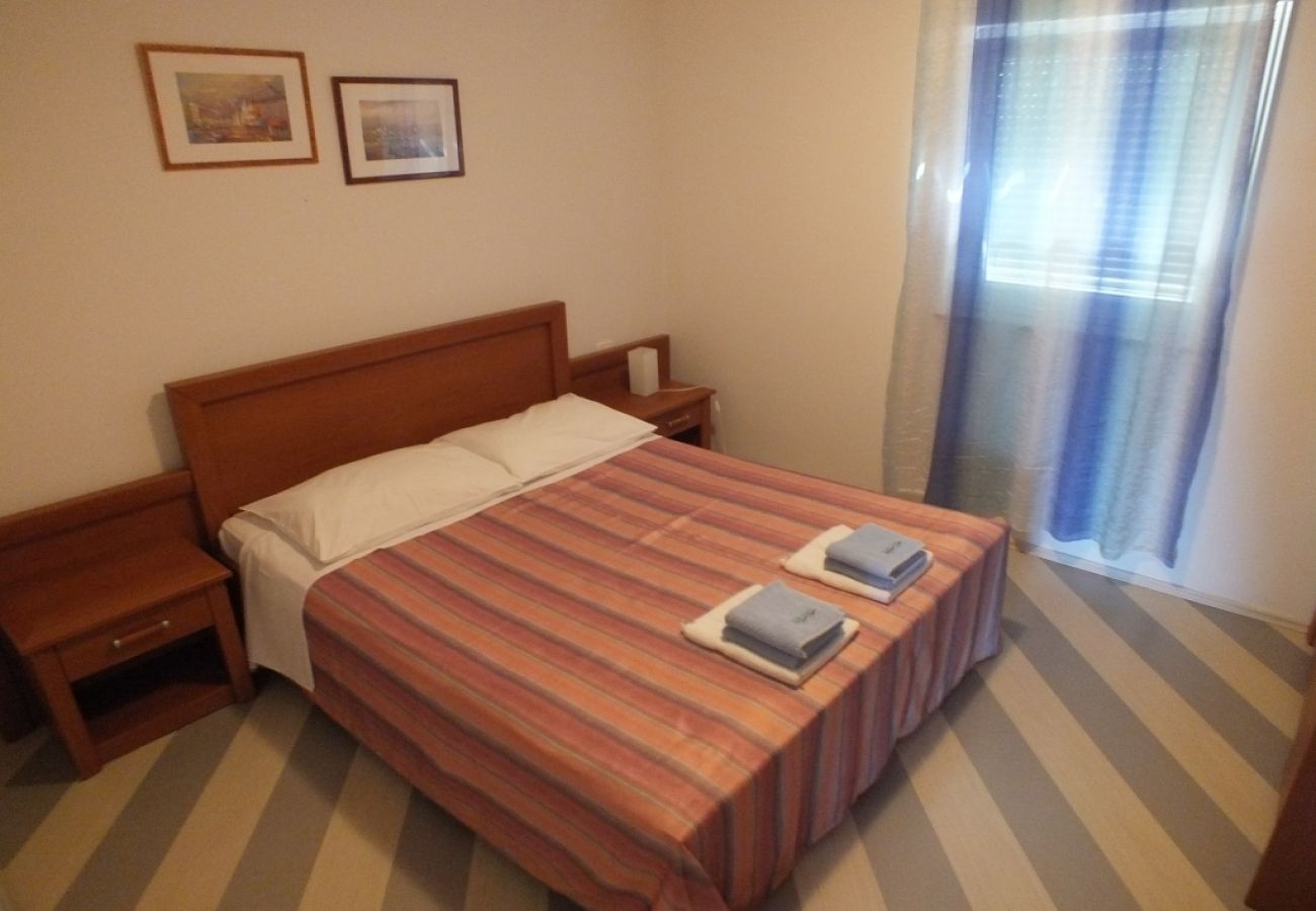 Apartamento en Umag - Apartamento en Umag con Seaview, Balcón, Acondicionador, WIFI (235-1)