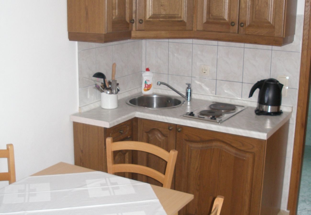 Apartamento en Duce - Apartamento en Duće con Balcón, Acondicionador (239-4)