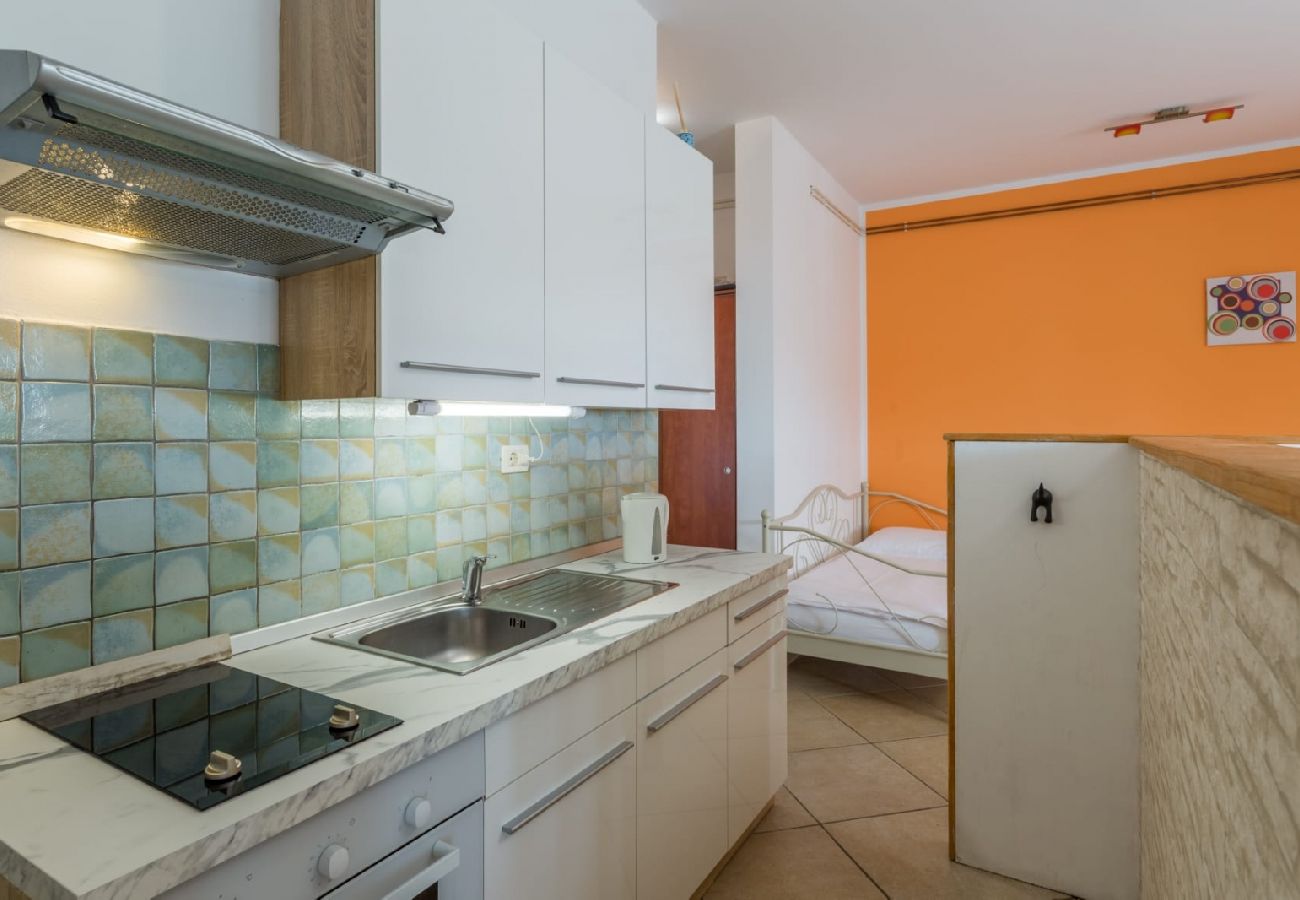 Apartamento en Umag - Apartamento en Umag con Terraza, Acondicionador, WIFI, Lavadora (244-2)