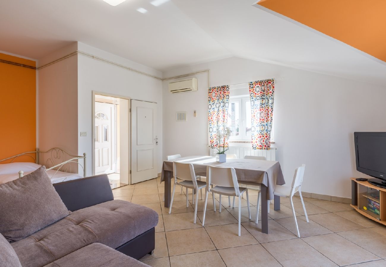 Apartamento en Umag - Apartamento en Umag con Terraza, Acondicionador, WIFI, Lavadora (244-2)