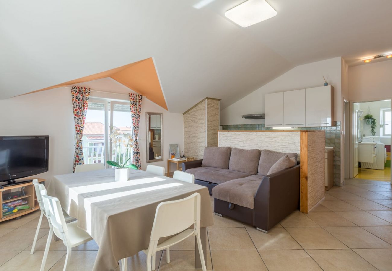 Apartamento en Umag - Apartamento en Umag con Terraza, Acondicionador, WIFI, Lavadora (244-2)