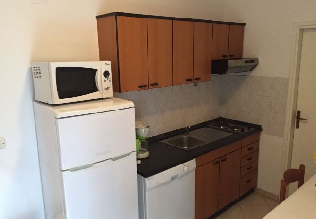 Apartamento en Karigador - Apartamento en Karigador con Balcón, Acondicionador, Lavavajillas (587-1) Apartamento en Karigador - Apartamento en Karigador con Balcón, Acondicionador, Lavavajillas (587-1)